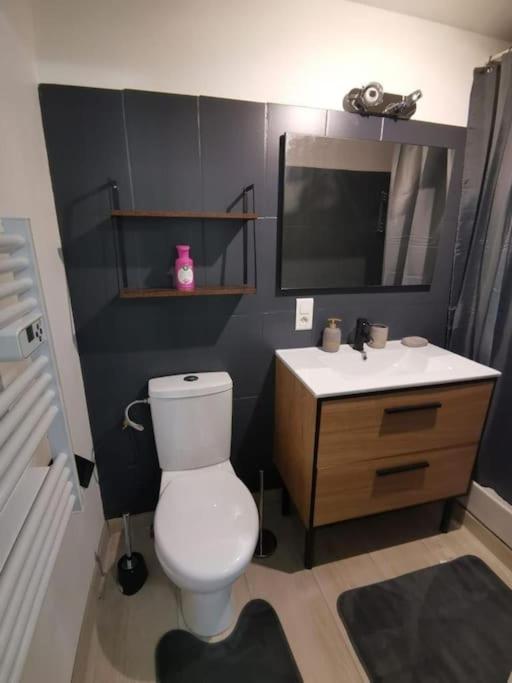 Charmant Appartement Au Calme Saint-Georges-de-Luzençon Exteriör bild